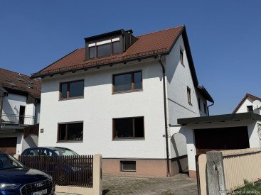 Hauptbild 4 Zimmerwohnung in ruhiger Lage zu vermieten.Grosser Garten zur Alleinnutzung+Kellerabteil +Garage