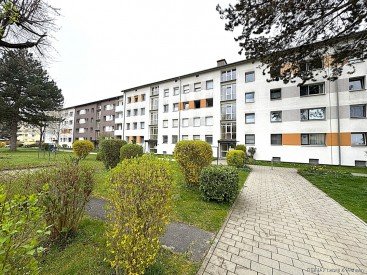 Hauptbild Geräumige 3 Zimmerwohung mit Balkon in ruhiger Lage in Dachau zu verkaufen.